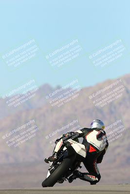 media/Jan-13-2024-SoCal Trackdays (Sat) [[9c032fe5aa]]/Turn 9 Backside (110pm)/